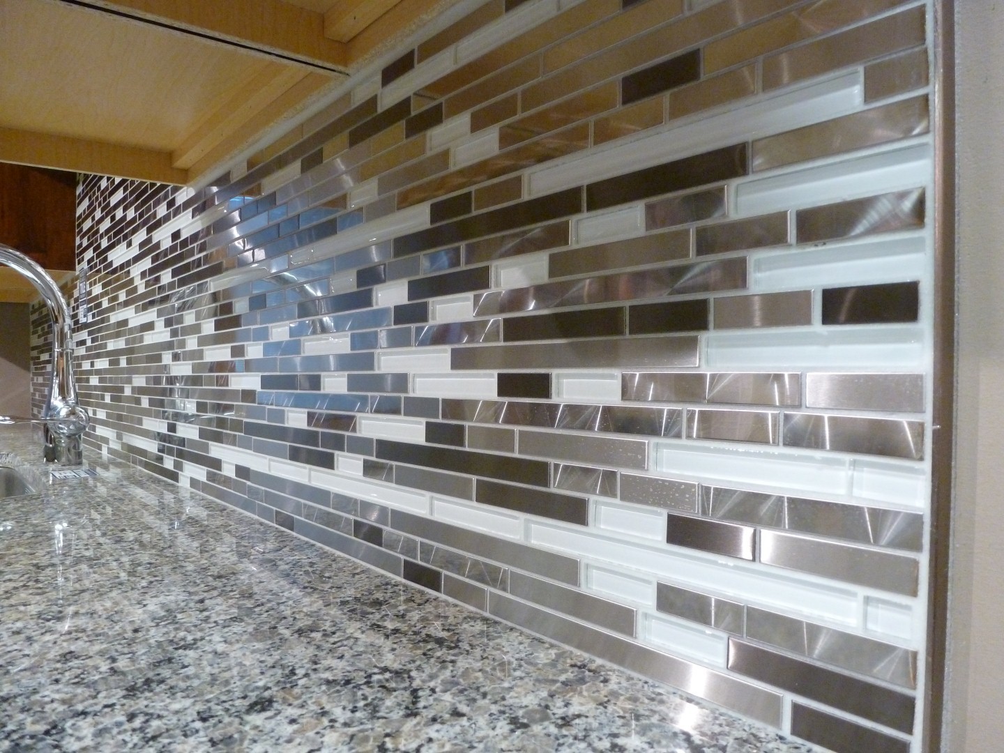 glass mosaic tiles bathroom backsplash pedestal sinks